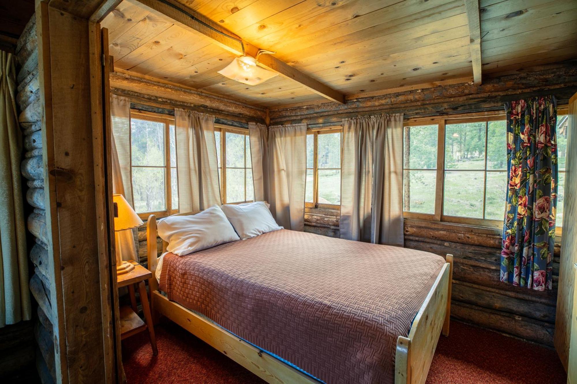 The Meeker Park Lodge Allenspark Exterior photo