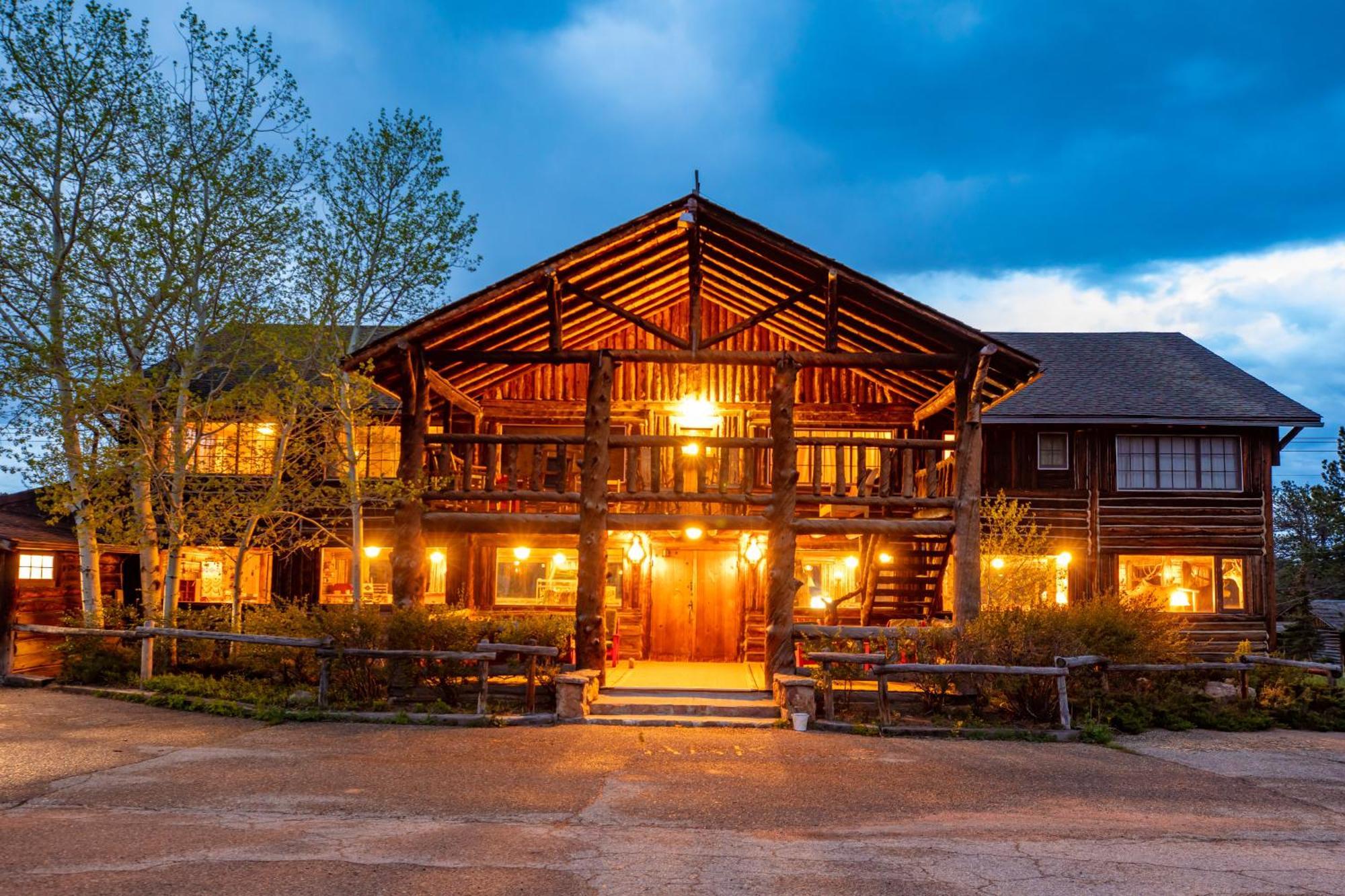 The Meeker Park Lodge Allenspark Exterior photo